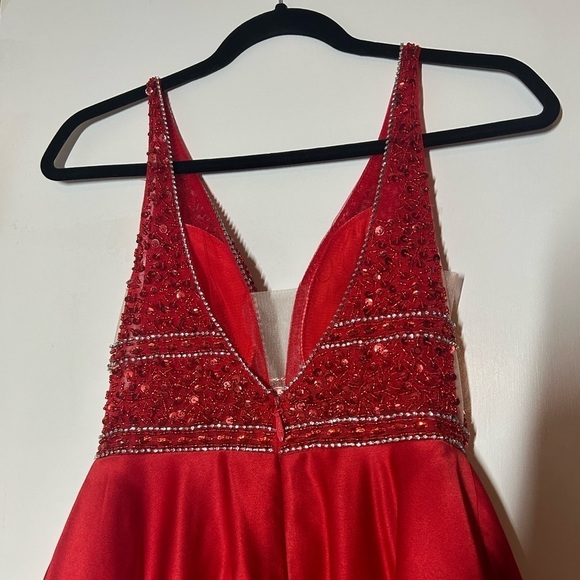 PROM DRESS/FORMAL DRESS/WEDDING OCCASION - Picture 3 of 6